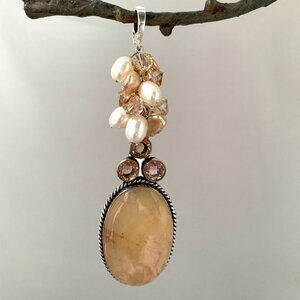 Pearl Dangle Pendant